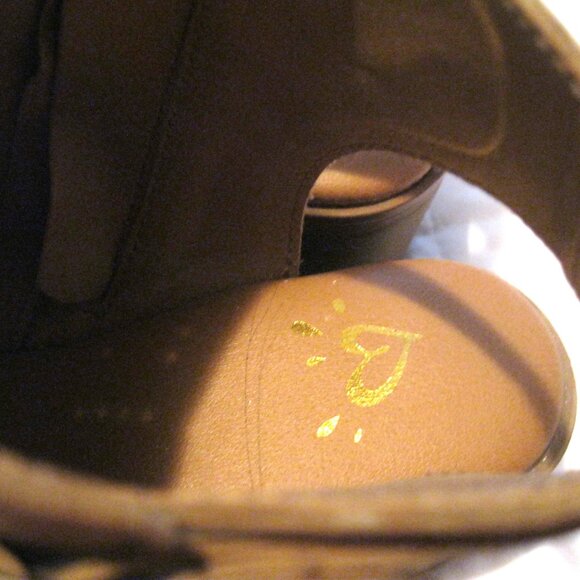 Justice Tan Faux Suede Open Toe Block Heel Sandals Size 5 - Picture 3 of 8